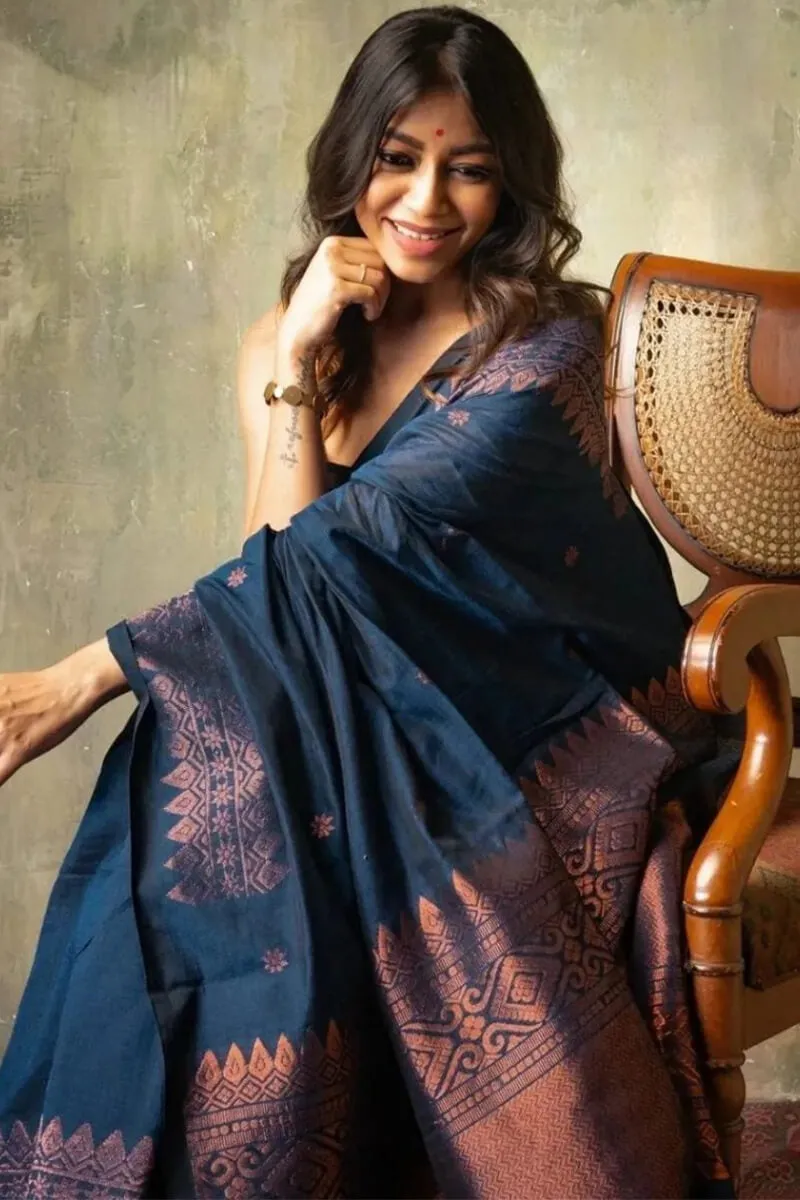 Inimitable Navy Blue Soft Silk Saree With Verdant Blouse Piece