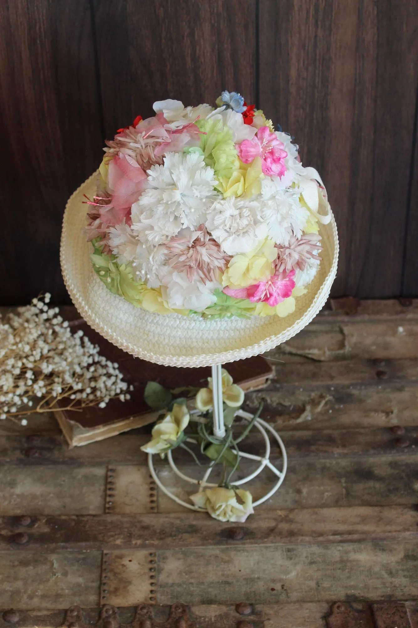 Vintage 1960s White Straw Hat with Flowers