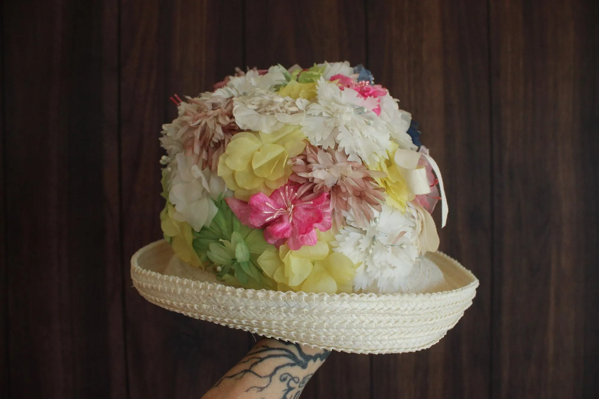 Vintage 1960s White Straw Hat with Flowers