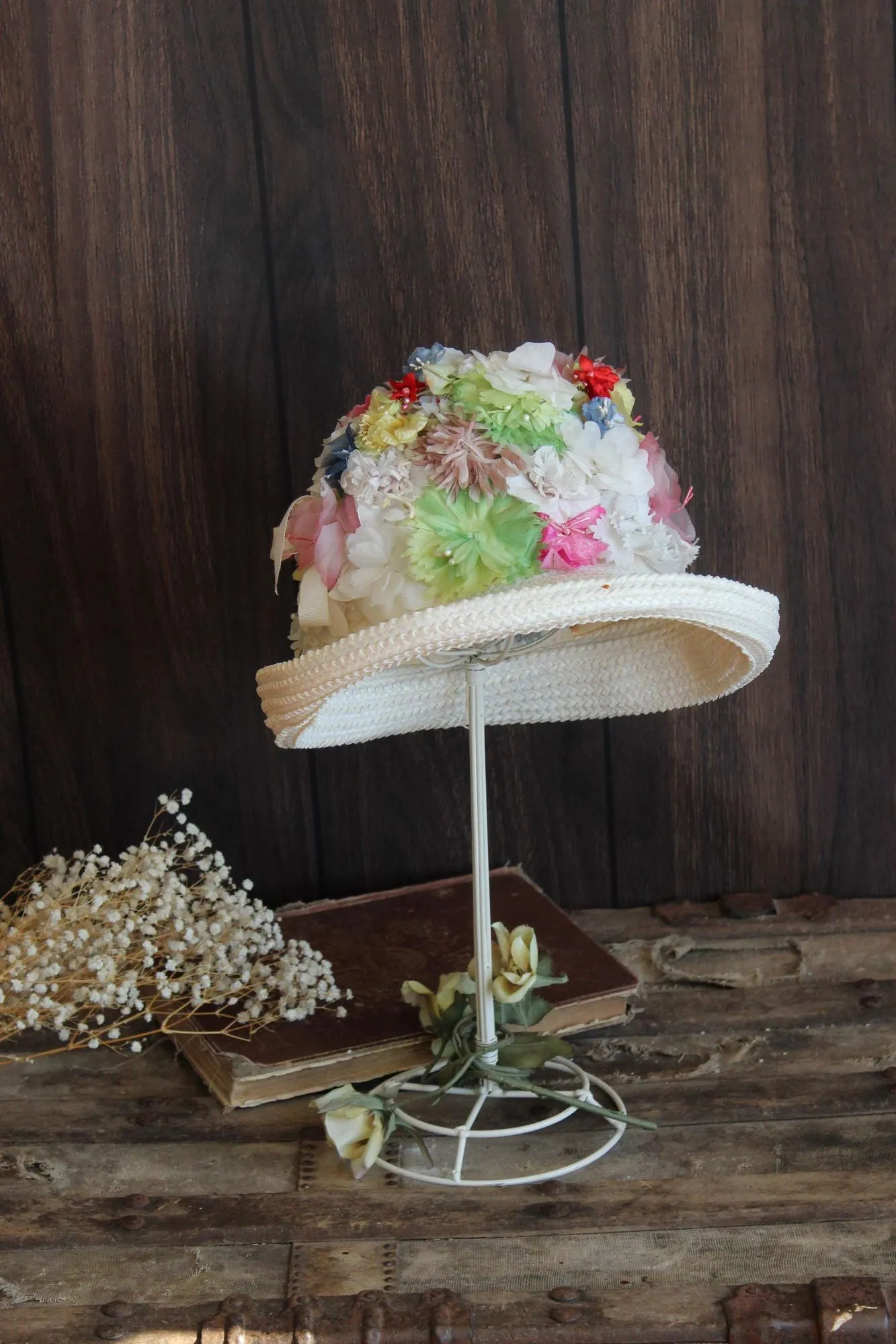 Vintage 1960s White Straw Hat with Flowers